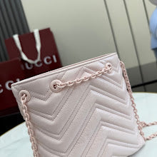 Premium Signature Crossbody - Chic Women's Luxury Designer Bag - NM4052