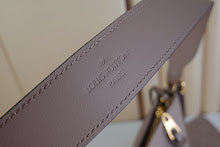Luxury Monogram Shoulder Bag - Women's Elegant Designer Fashion - NM4686
