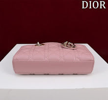 Luxury Signature Top Handle Bag - Elegant Women's Designer Handbag - NM7364