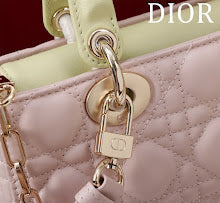 Chic Designer Shoulder Handbag - Premium Luxury Women's Style - NM7431