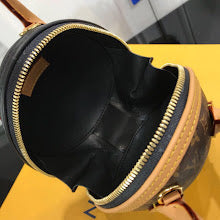 Designer Iconic Shoulder Bag - Luxury Women's Premium Fashion - NM4696