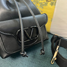 Luxury Monogram Shoulder Bag - Women's Elegant Designer Fashion - NM2975