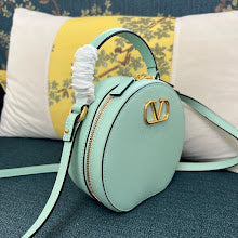 Luxury Iconic Crossbody Bag - Women's Elegant Designer Fashion - NM3007
