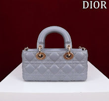 Luxury Signature Top Handle Bag - Elegant Women's Designer Handbag - NM7297
