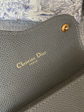 Luxury Iconic Crossbody Bag - Women's Elegant Designer Fashion - NM7501
