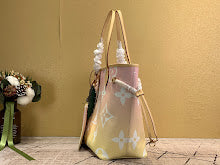 Luxury Signature Top Handle Bag - Elegant Women's Designer Handbag - NM4936