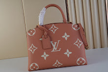 Premium Leather Crossbody Bag - Elegant Women's Designer Handbag - NM4881