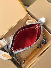 Premium Women's Shoulder Bag - Designer Luxury Fashion Accessory - NM5168