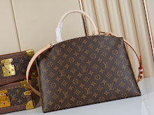 Luxury Monogram Shoulder Bag - Women's Elegant Designer Fashion - NM4848