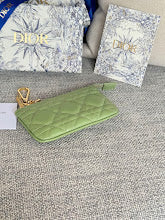 Luxury Iconic Crossbody Bag - Women's Elegant Designer Fashion - NM7425
