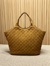 Luxury Iconic Crossbody Bag - Women's Elegant Designer Fashion - NM3529