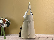 Chic Women's Shoulder Handbag - Luxury Premium Designer Style - NM4930