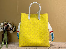Chic Women's Designer Tote - Luxury Premium Handbag Style - NM4760