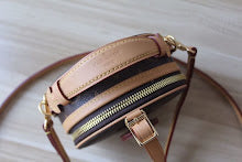 Chic Women's Shoulder Handbag - Luxury Premium Designer Style - NM4441