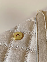 Chic Women's Designer Tote - Luxury Premium Handbag Style - NM3338