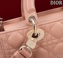 Designer Signature Tote - Premium Luxury Women's Fashion Bag - NM7402