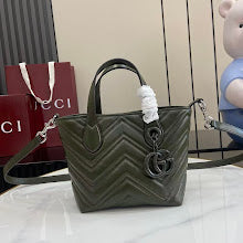 Luxury Iconic Crossbody Bag - Women's Elegant Designer Fashion - NM4020