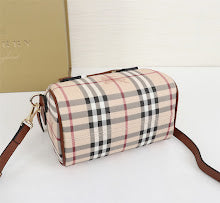 Premium Women's Tote Bag - Luxury Designer Fashion Handbag - NM5545