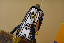 Chic Women's Crossbody Handbag - Luxury Premium Designer Style - NM4872