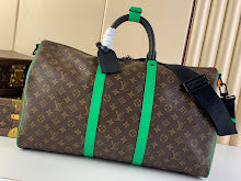 Luxury Iconic Crossbody Bag - Women's Elegant Designer Fashion - NM4698