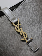 Chic Women's Designer Tote - Luxury Premium Handbag Style - NM3505
