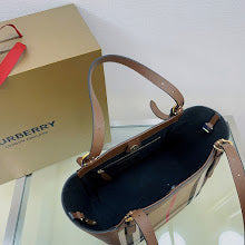 Chic Designer Satchel Bag - Luxury Women's Top Handle Handbag - NM5540