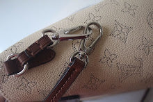 Chic Women's Crossbody Handbag - Luxury Premium Designer Style - NM4253