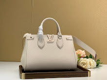 Premium Women's Crossbody Bag - Luxury Designer Fashion Accessory - NM5217