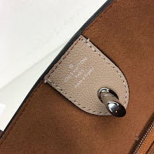 Premium Women's Shoulder Bag - Designer Luxury Fashion Accessory - NM4229