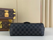 Premium Women's Crossbody Bag - Luxury Designer Fashion Accessory - NM4475
