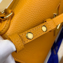 Designer Heritage Shoulder Bag - Premium Luxury Women's Handbag - NM4092