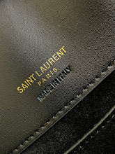 Luxury Monogram Shoulder Bag - Women's Elegant Designer Fashion - NM3321