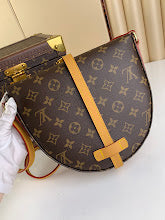 Premium Women's Crossbody Bag - Luxury Designer Fashion Accessory - NM4306