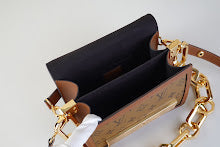 Chic Designer Crossbody Purse - Premium Luxury Women's Style - NM4561