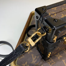 Premium Women's Crossbody Bag - Luxury Designer Fashion Accessory - NM4977