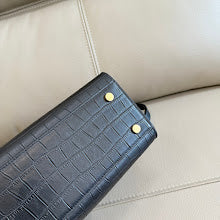 Premium Leather Crossbody Bag - Elegant Women's Designer Handbag - NM5501