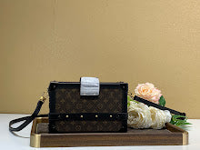 Premium Women's Crossbody Bag - Luxury Designer Fashion Accessory - NM4977