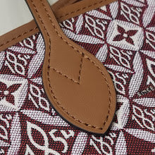 Luxury Iconic Crossbody Bag - Women's Elegant Designer Fashion - NM5461