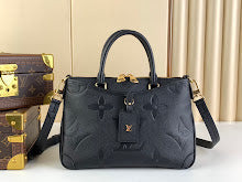 Luxury Iconic Crossbody Bag - Women's Elegant Designer Fashion - NM4573
