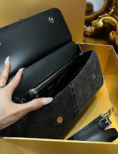 Chic Women's Crossbody Handbag - Luxury Premium Designer Style - NM6934