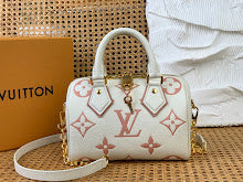Premium Signature Crossbody - Chic Women's Luxury Designer Bag - NM4447