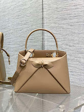 Chic Women's Crossbody Handbag - Luxury Premium Designer Style - NM7382