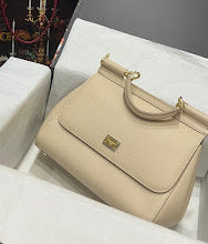 Chic Women's Designer Tote - Luxury Premium Handbag Style - NM7184
