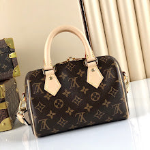Designer Signature Tote - Premium Luxury Women's Fashion Bag - NM4832