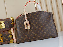 Luxury Monogram Shoulder Bag - Women's Elegant Designer Fashion - NM4848