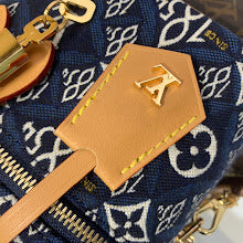 Luxury Monogram Shoulder Bag - Women's Elegant Designer Fashion - NM5440