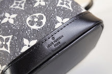 Premium Women's Crossbody Bag - Luxury Designer Fashion Accessory - NM4597