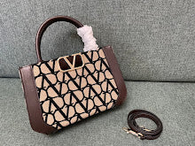 Designer Iconic Tote Handbag - Premium Luxury Women's Fashion - NM2857