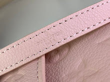 Luxury Signature Top Handle Bag - Elegant Women's Designer Handbag - NM4535