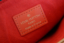 Premium Signature Crossbody - Chic Women's Luxury Designer Bag - NM5192